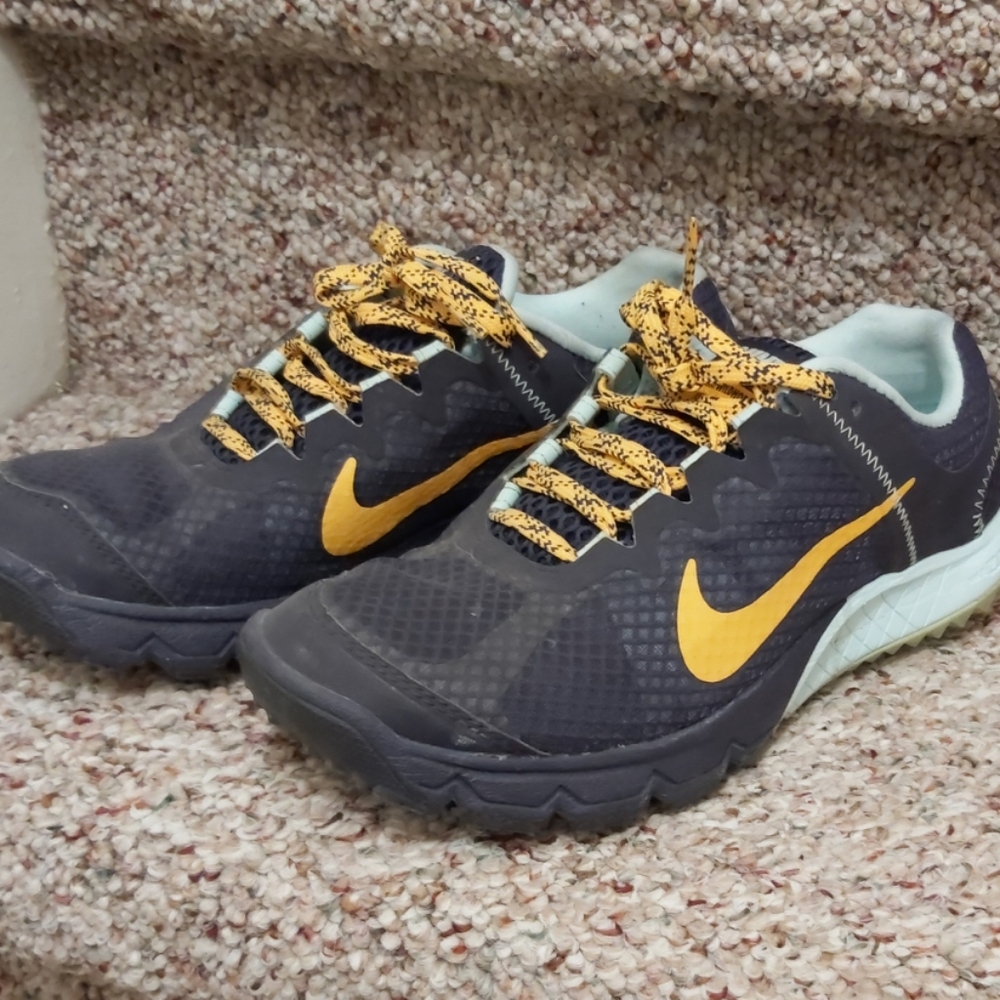 Nike trail shoes size6